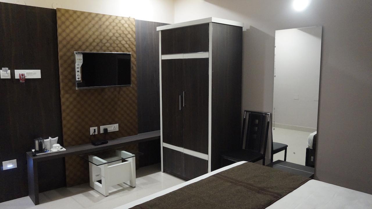 Hotel Golden Tulip Jalpaiguri Exterior photo
